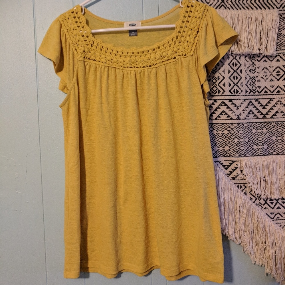 Old Navy yellow shirt